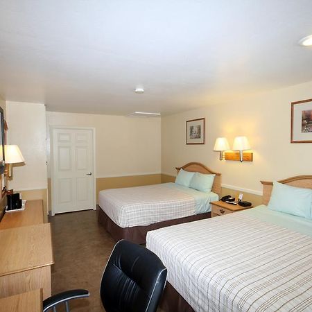 Edinburg Executive Inn Экстерьер фото
