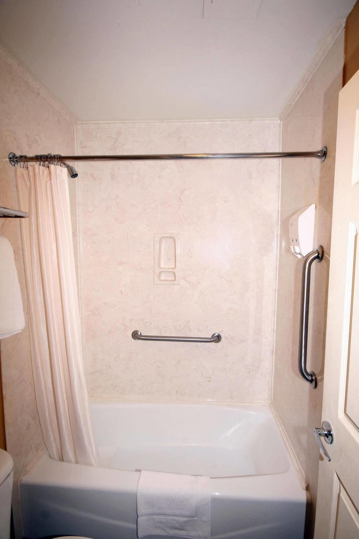 Edinburg Executive Inn Экстерьер фото